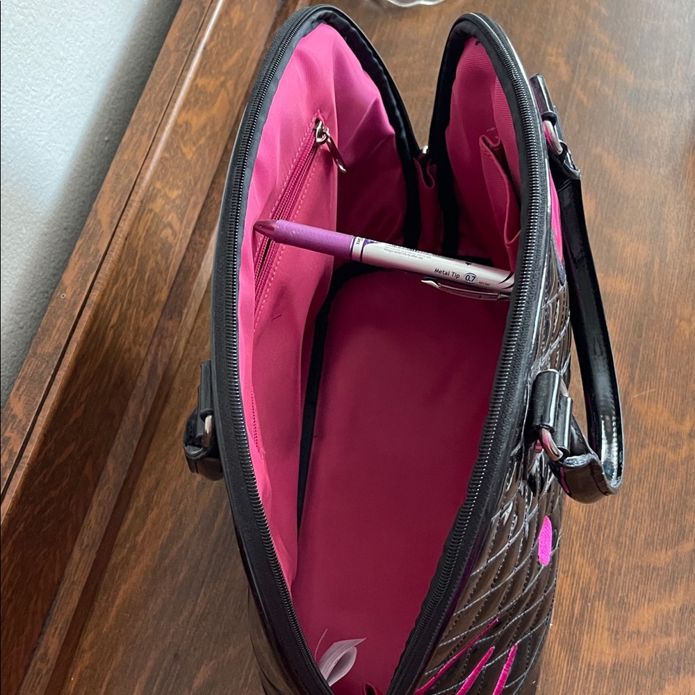 Hello Kitty Black and Pink Quilted Satchel - Picture 4 of 5